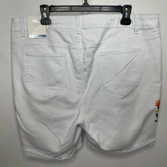 Sandpiper White Denim Shorts Plus Size 20W High Rise Floral Embroidered Stretch - Picture 3 of 5